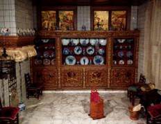 and detail with miniature Delftware.